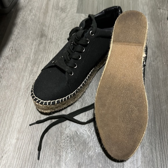 Steve Madden shoes - Picture 2 of 2